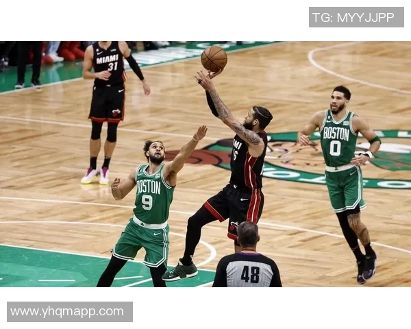 2020年NBA东部决赛首战热火对凯尔特人精彩回顾与赛后分析
